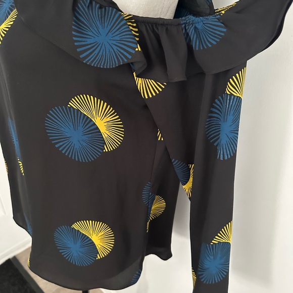 Cut out shoulder top - Picture 4 of 8